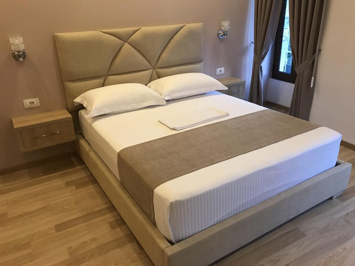 Guesthouse Arben Elezi Берат Экстерьер фото